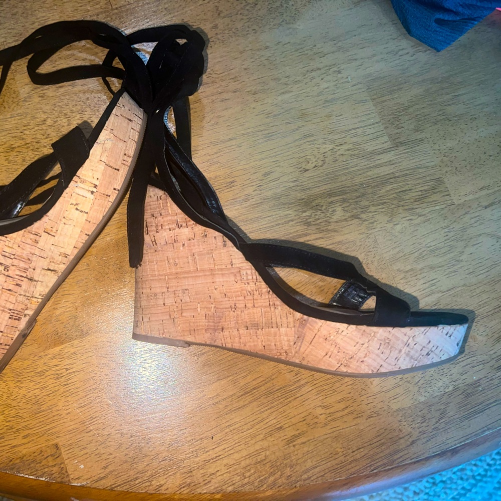 GUESS Black Wedges Sandals Strappy 7.5 Womens